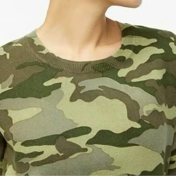 J Crew Factory Teddie Camo Cotton Sweater Size XXL Green lightweight NWT - Picture 5 of 8